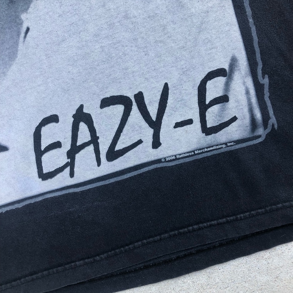 2006 Eazy E Ruthless Large Graphic Gray Rap Tee -… - image 4